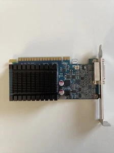 PNY Nvidia 8400GS 1GB DMS-59 PCI-E Video Card GC-69V03322-T - Picture 1 of 3