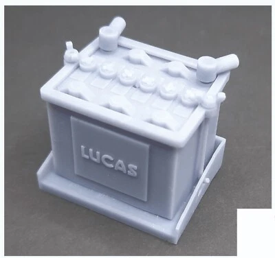 1/8 REVELL MONOGRAM DEAGOSTINI - JAGUAR E-TYPE XK-E - LUCAS BATTERY KIT  - RESIN - Image 1 of 2