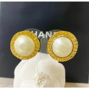 CHANEL Earrings no box Round shape Logo White Gold plating D2.7cm Vintage women - Picture 1 of 4