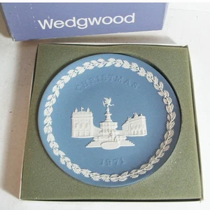 Vintage w/Box Wedgwood 1971 Christmas Plate Piccadilly Circus Jasperware Blue 8" - Picture 1 of 7