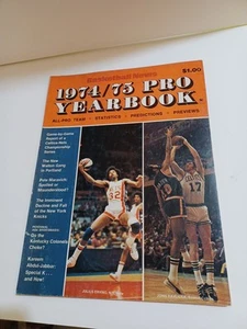 1974/75 Pro Yearbook Basketball Very Nice NM Julius Erving Dr J On Cover - Bild 1 von 8