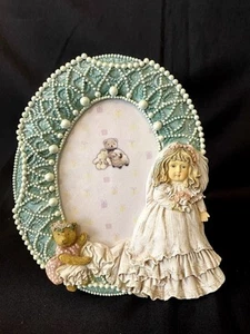 3D Victorian Resin Oval Picture Frame Girl Bride w Teddy Bear Flower Girl 4x6 - Picture 1 of 3