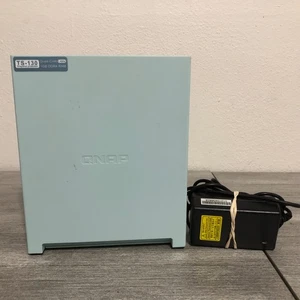 QNAP TS-130 Network Attached Storage 1GB DDR4 RAM 500GB HDD Installed Turns On - Afbeelding 1 van 9