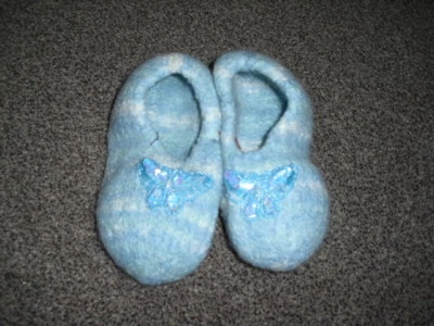 Hausschuhe gefilzt ca. Gr. 31, 20cm weiss/hellblau/türkis Handarbeit Unikat !!! - Bild 1 von 3