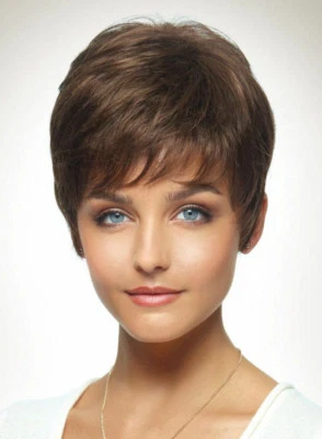Noelle Short Synthetic Wig by Revlon 6507 Foto 1 de 4