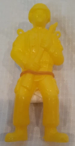 PARACHUTE SKYDIVER YELLOW PLASTIC. KIDS TOY. NEW, NEVER OPENED OR USED! VINTAGE? Cover