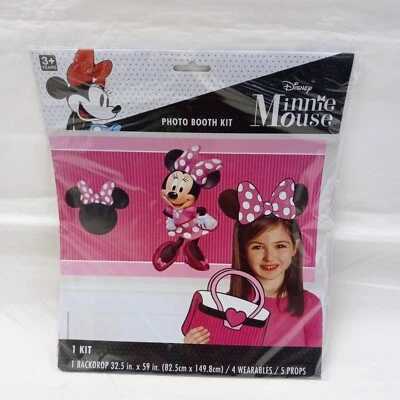 Disney Minnie Mouse Party Photo Booth Kit Ages 3+ - Image 1 of 2