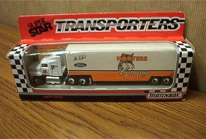 MATCHBOX Super Star Transporters  CY 109 HOOTERS Racing Diecast - Picture 1 of 2