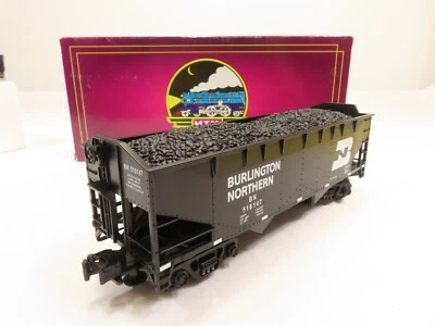 MTH 20-90014D  Burlington Northern 2-Bay Off-Set Hopper w/Coal Load  LN  - Image 1 of 4