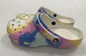 Crocs Clásico Tie-Dye Gráfico Zuecos Zapato Zapatillas Hombres 8 Mujeres 10 Sandalias Cómodas - Imagen 1 de 10