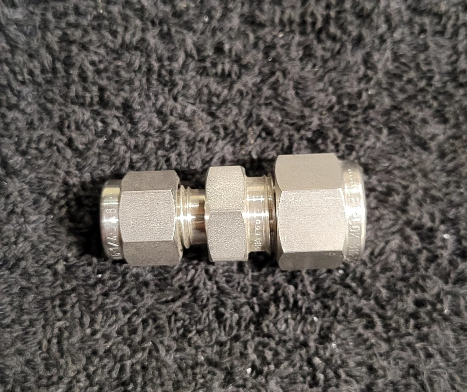 HAM-LET 763LSS3/8X1/4 3/8" x 1/4" Adapter Union Compression Tube Stainless - Image 1 of 1