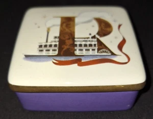 NEU MIT ETIKETT DISNEY R IS FOR (fast Gone) RIVERBOATS LILA GOLD SCHMUCKKÄSTCHEN ABC BUCHSTABEN - Bild 1 von 10