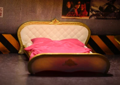 Impresión 3D JUGUETE 1/64 Personas Sexy Cama Doble Ajuste 1:64 Calle Mini Arena Coche Modelo Foto 1 de 3