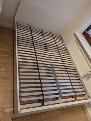 Bett 140x200 cm mit Lattenrost - Bild 1 von 2