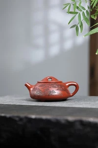 Chinese Yixing Zisha Clay Handmade Exquisite Teapot （鲍玉华 品名：景舟石瓢） - Picture 1 of 9