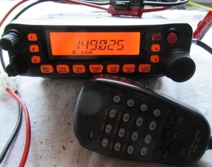 YAESU FT-7900E 2m/70cm FM-VHF/UHF Mobiltransceiver Funkgerät - Photo 1/9
