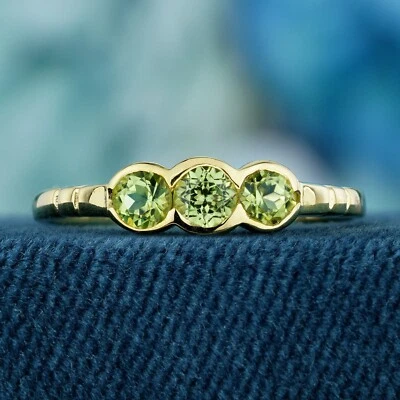 9K Yellow Gold Natural Peridot Vintage Style Three Stone Ring - Image 1 of 4