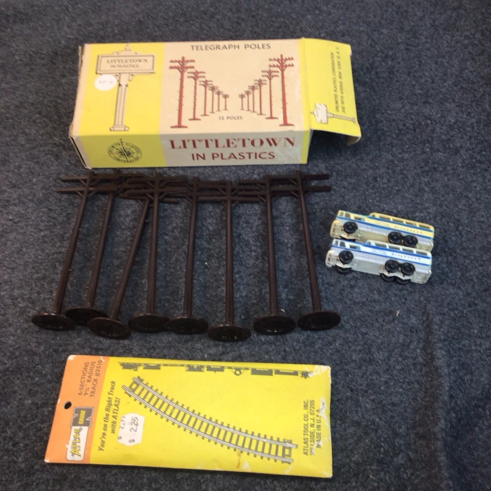 Atlas N Gauge Railroad Track 6 Sections Telephone Poles, Buses - Image 1 of 4