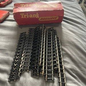 Triang Railways R190 Straight Track in Original Box (12x Lengths) - Picture 1 of 6