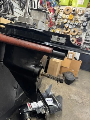 Conjunto unidad inferior Mercury 90HP 40 50 60 75 90 115 125HP 9011G59 S/N-0T598999 Foto 1 de 4