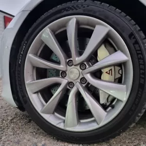 HIGH PERFORMANCE BIG BRAKE KIT FRONT 8P (380×34) / TESLA (2017 - 2025) MODEL 3 - Foto 1 di 23
