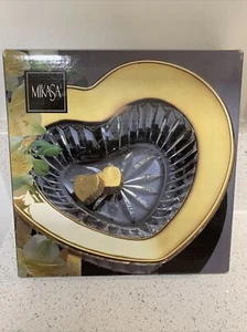 Mikasa "Desire Gold" Heart Dish (7 3/4" x 7 1/2" x 1 3/4" Deep) - Picture 1 of 5
