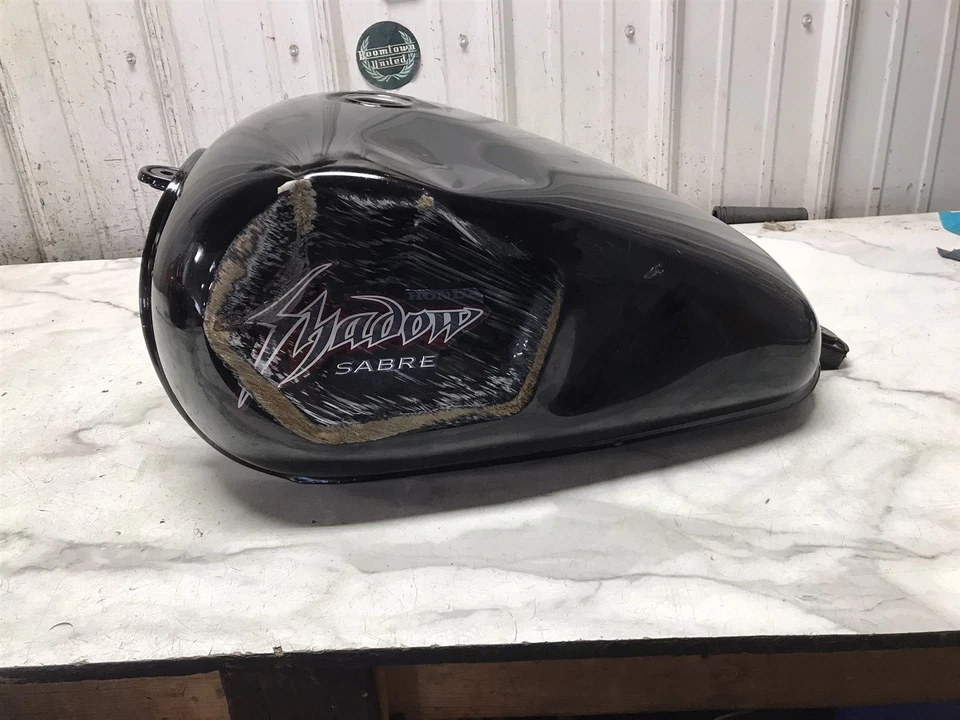 00 Honda VT1100 VT 1100 C Shadow Sabre Gas Combustible Gasolina Tanque  Foto 1 de 4
