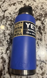 Yeti ULTRAMARINE VIOLET Rambler Bottle LIMITED EDITION Chug Cap Deckel 46oz Neu - Bild 1 von 4