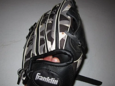 Guante de béisbol Franklin juvenil camuflado diestro lanzador de mano derecha Digitek 22839 9,5 Foto 1 de 4