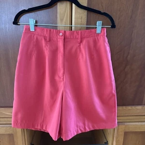 Coral Bay Golf Woman’s Size 10 Deep Coral Golf Shorts Poly Spandex Blend - Picture 1 of 4