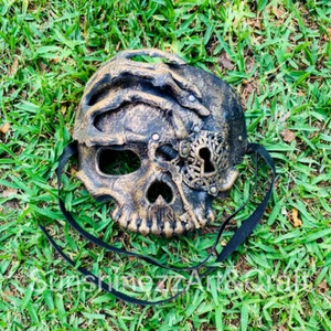 Black Pirate's Gold Keyhole Skeleton Skull Party Costume Halloween Half Mask - Picture 1 of 5