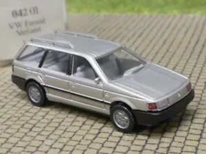 1/87 Wiking VW Passat Variant B3 argento 042 01 - Foto 1 di 2