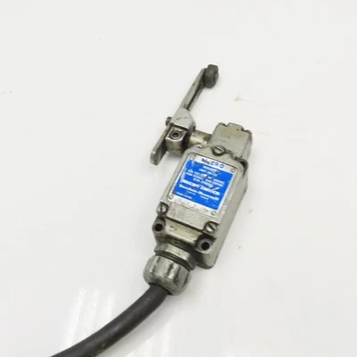 Interruptor de límite de brazo basculante de rodillo Honeywell 1LS3-J 480VAC 230VDC Foto 1 de 4