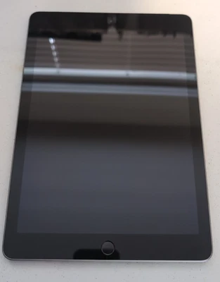 Apple iPad (6th Generation) A1954 32 GB, Wi-Fi + 4G, 9.7 in - Space Gray - Image 1 of 3