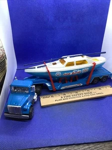 Casi Como Nuevo 1:60 Majorette GMC Barco Transportador Sea Bird Incluye Mástil, N Como Nuevo - Imagen 1 de 9