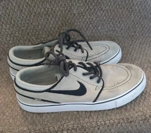 Grey Nike Swede Boys Lace Up Trainers Size UK 3 In Good Condition - Picture 1 of 6