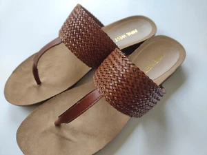 Sandalias planas de cuero vegano tejido Harlow marrón Nine West para mujer talla 10 M - Imagen 1 de 6