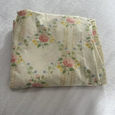 Винтажная простыня Fieldcrest Cream King Flat с розовыми розами потертый коттеджный шик - Изображение 1 из 4