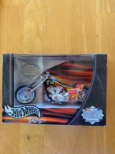 Hot Wheels 2002 NASCAR Thunder Rides Racing #25 MARINES 1:18 Motorcycle - Picture 1 of 6