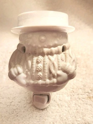 Better Homes & Gardens 白色 Happy Snowman 2013 插入式蜡加热器 — 第 1/4 张图片