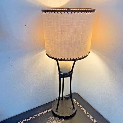 Lámpara de utilería Disney Animal Kingdom Lodge Resort huevo de avestruz hierro RESTAURADA Y CABLEADA Foto 1 de 4