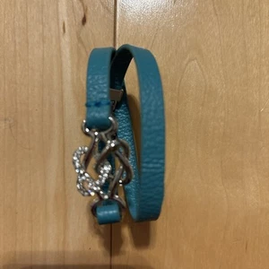 Lia Sophia forever linked hearts teal leather wrap bracelet silver tone rhinesto - Picture 1 of 3