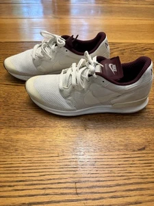 Nike Air Berwuda Schuhe Herren Größe 11,5 Weiß Weinrot Turnschuhe Sportlich 844978-005 - Bild 1 von 9