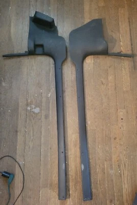 雪佛兰科迈罗 Z28 双前下踢板装饰黑色适合 1993 - 2002 93 97 — 第 1/3 张图片