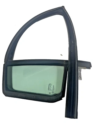 Chrysler 200 2011-14 ventilación trasera ventana de vidrio derecha derecha vidrio de privacidad con moldura Foto 1 de 4