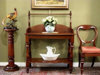 ANTIQUE COLONIAL CEDAR WASHSTAND / SIDE TABLE ~ ORIGINAL TOWEL RAIL ~ LATE 1800s - image 1 of 4