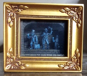 Haunted Mansion Hitchhiking Ghosts Gallery of Light Diorama Box by Olszewski - Picture 1 of 4