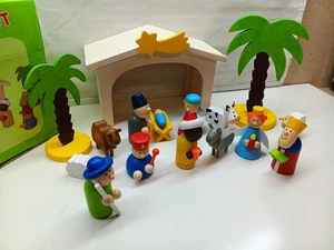 Wooden Nativity Set Weihnachtskrippe Holz Mit Krippenfiguren  + Ovp - Bild 1 von 2