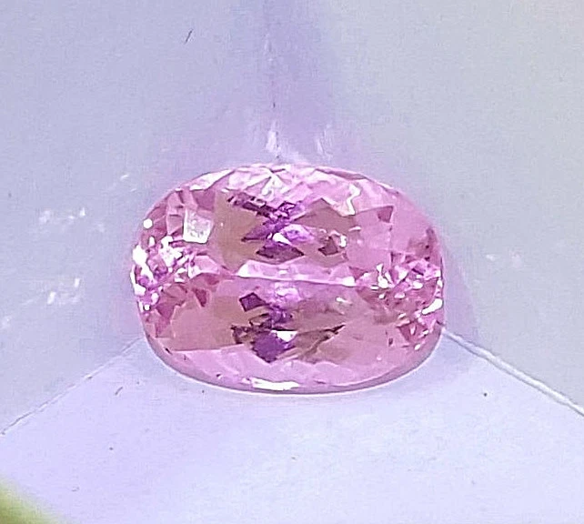 14.04CT Natural Pink Kunzite Oval Shape Loose Gemstone  - Image 1 of 1