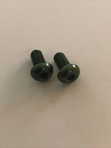 Green Anodized Aluminum Water Bottle Bolts M5 X 12mm Cap Head 3mm Hex - Picture 1 of 3